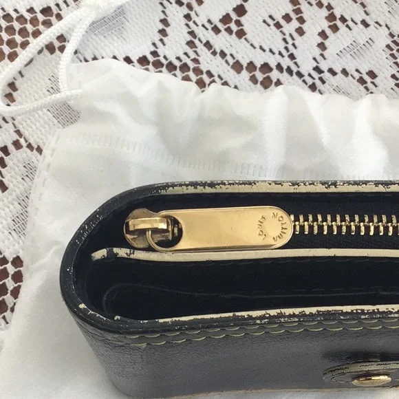 Louis Vuitton black leather bi-fold - Picture 3 of 10